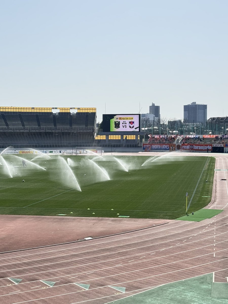 tkitano50's tweet photo. 今日もこの辺から!
リーグ戦もカップ戦も絶対に負けられない!
勝たせましょう!
#REDSLADIES
#浦和レッズレディース https://t.co/Y0bqdF7ysL