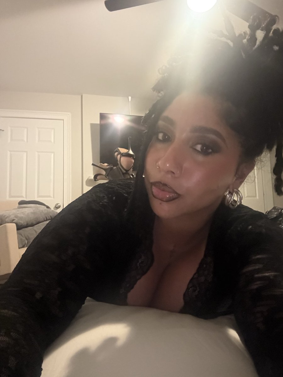 ethereallyp's tweet photo. Not yours. 🖤 https://t.co/DjirvV7TG3