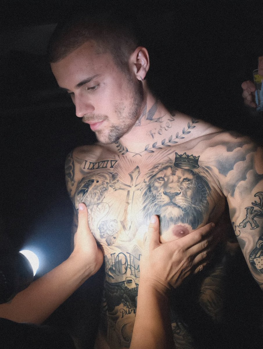 The Bieber Built tweet media