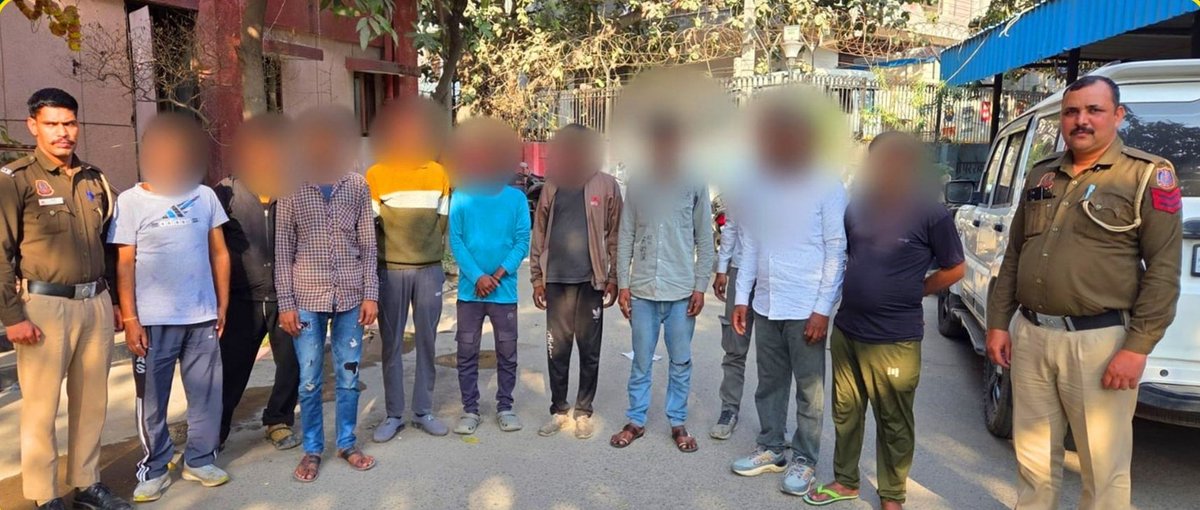 🚨 SWIFT ACTION | थाना सुल्तानपुरी 🚨
दिल्ली पुलिस के बाहरी ज़िला के अंतर्गत थाना सुल्तानपुरी में कानून-व्यवस्था बनाए रखने की दिशा में एक और सराहनीय उपलब्धि दर्ज की गई है।
Inspector Ravindra Kumar, SHO PS Sultanpuri के कुशल नेतृत्व, सजग निगरानी और प्रभावी रणनीति के चलते अवैध जुआ
