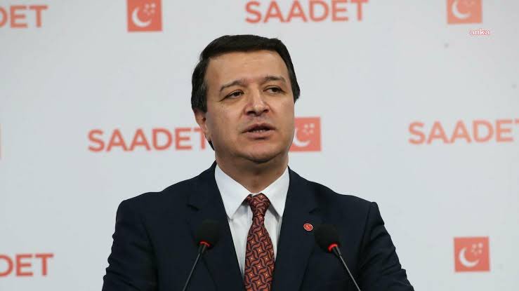 HamdiCelikbas's tweet photo. Hamaney için ilk taziye mesajı Saadet Partisi Lideri Mahmut Arıkan’dan geldi: 

◾️Terörist İsrail ve hamisi ABD'nin saldırıları sonucu şehadete eren İran Dini Lideri Seyyid Ali Hamaney’e Allah’tan rahmet; dost ve kardeş İran devleti ve halkına başsağlığı diliyorum.

◾️İslam coğrafyası, bölgemiz, bütün dünya artık doğrudan hedeftir. Hiç kimse bu saldırganlık karşısında güvende değildir. 

◾️Siyonizm, Irkçı Emperyalizm için tek hedef Müslümanlar arasına fitne tohumları ekmek, bunun sonucunda birlikte hareket etmelerini engellemek ve birbirinin acısına kayıtsız kalmalarını temin ederek istedikleri gibi at koşturmaktır.

◾️Aklıselim sahibi herkesi fotoğrafın bütününe odaklanmaya çağırıyorum. 

◾️Büyük Ortadoğu Projesi gerçektir! Büyük İsrail hedefi gerçektir! Kimse başını kuma gömmesin. 

◾️Bu oyunu bozacak olan irade İslam ülkelerinde vardır, mutlaka harekete geçirilmelidir.
