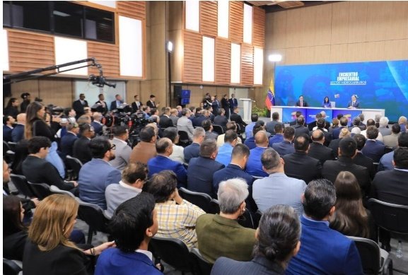 Jesusrmirez22's tweet photo. Delcy Rodríguez anuncia récord de inversión en 2025. Los Convenios de Producción Petrolera impulsan la reforma de la Ley de Hidrocarburos.#Iran #savas
#BBB26 #BBMzansiS6 #bbvipks4 #amici25 #BringThemBack https://t.co/Klmx8bUXH3