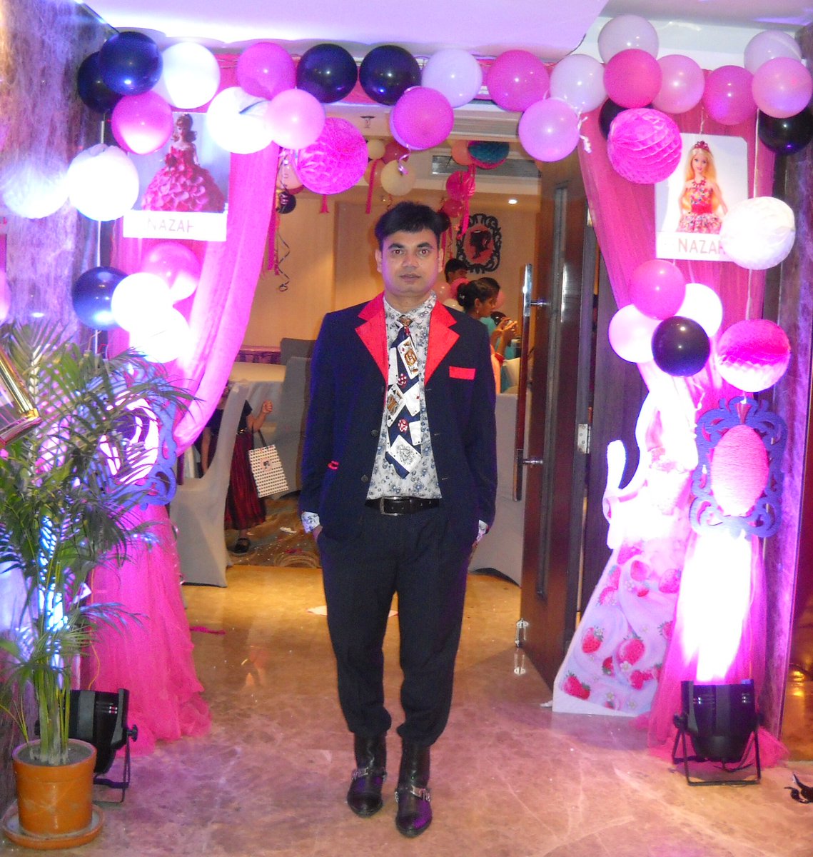 magiceventbd's tweet image. 🎂Magic Show with Magician Omar Sharif at Happy birthday party 🌸
🔍To know more search Google Images:- Birthday party best famous Magician Dhaka/ Magician of Dhaka/ Magician in Bangladesh/ Magician of Bangladesh🇧🇩.
#Birthday_Magic_artist #Magician_Omar_Sharif #BD