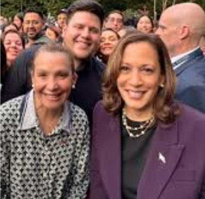 Rosmarbr's tweet photo. Todos éstos venezolanos apoyaban a Kamala https://t.co/GlmoWpEqIy