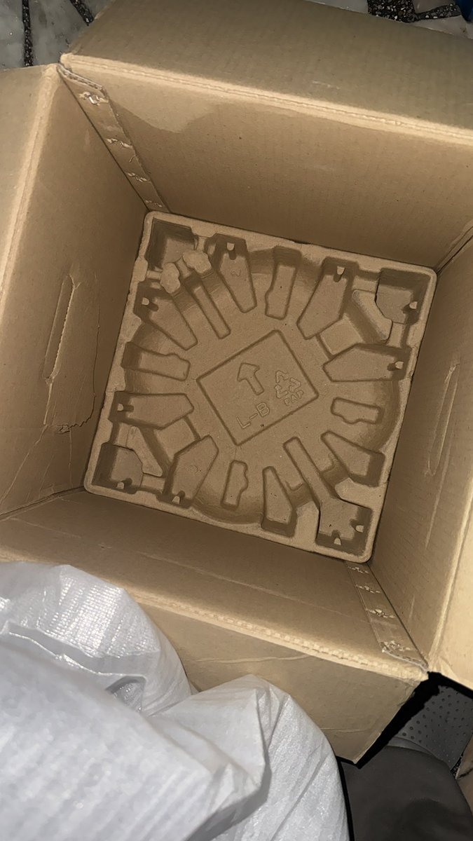 A07xR's tweet photo. @flipkartsupport my airfryer came without any manual or warranty cards, This is a major concern and flipkart us constantly rejecting my return. Please initiate a return for my Product https://t.co/jSJIC7MAsQ
