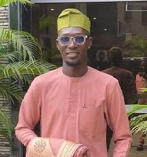 agboolachoko's tweet photo. The face.                               The club https://t.co/ErYQms19dS
