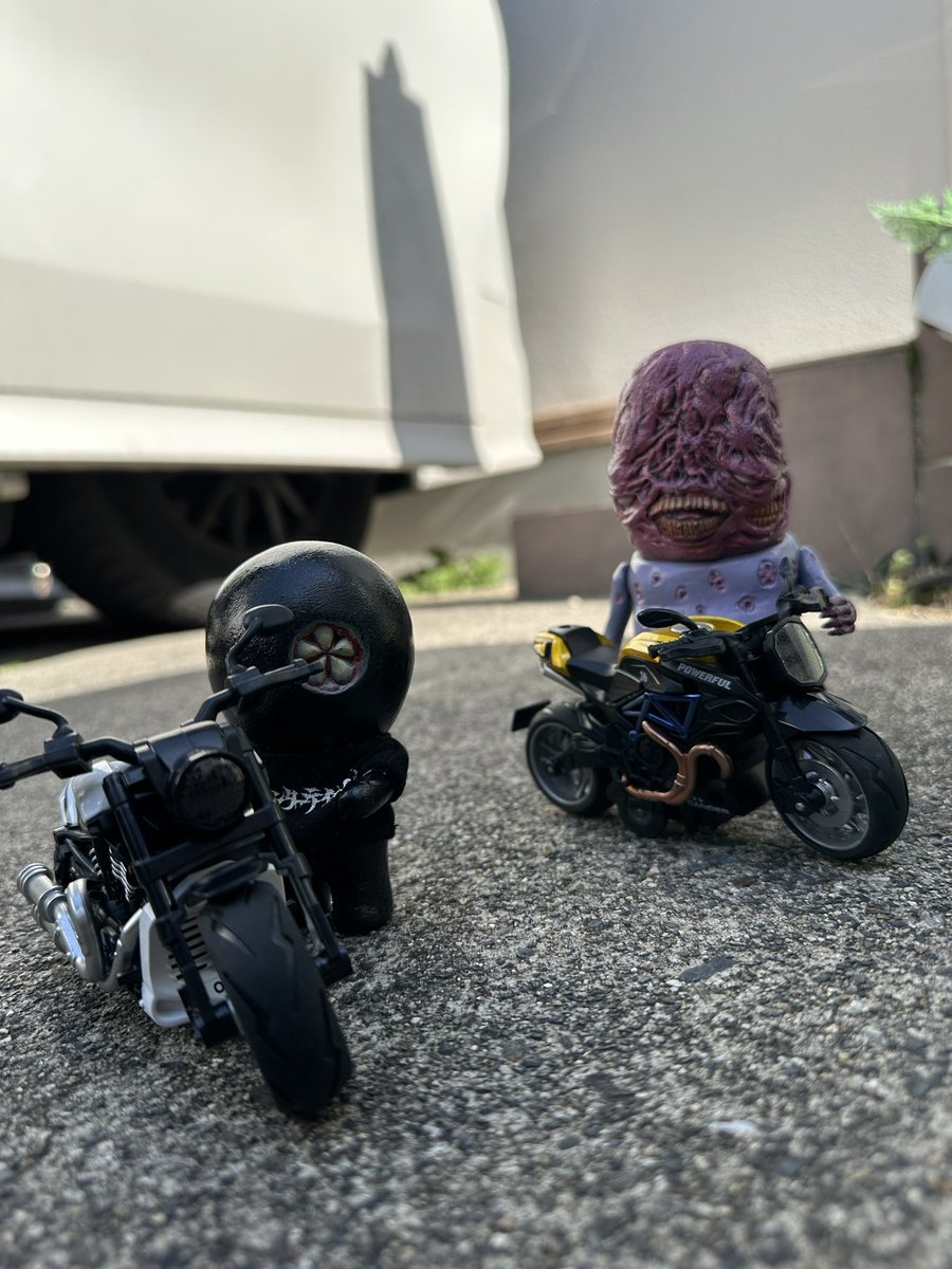 チノピコ「天気が☀️いいからドライブだな」 ウニバフン「気の向く