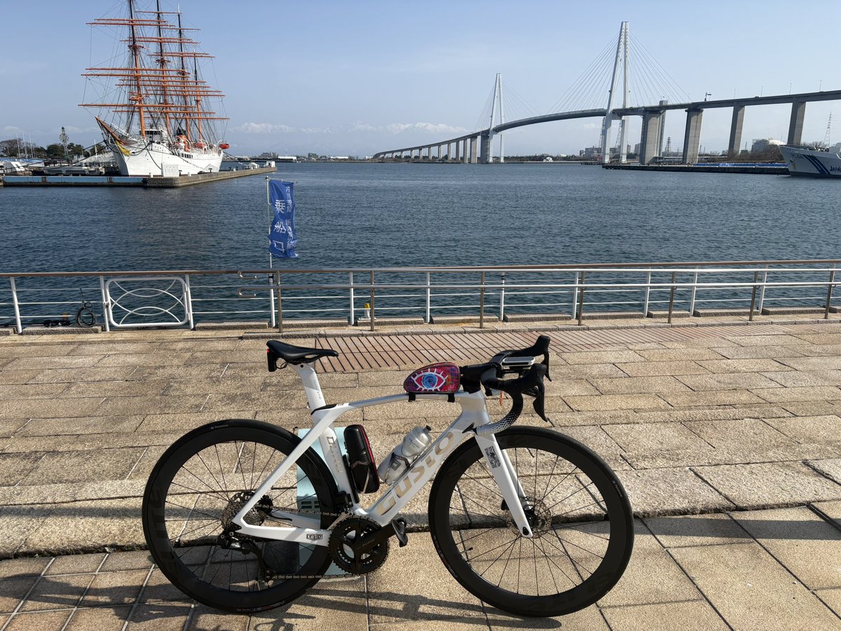 serfaiss's tweet image. 見えるかな？
バックに立山がうっすら写ってるの。

＃グスト
＃海王丸
＃新湊大橋