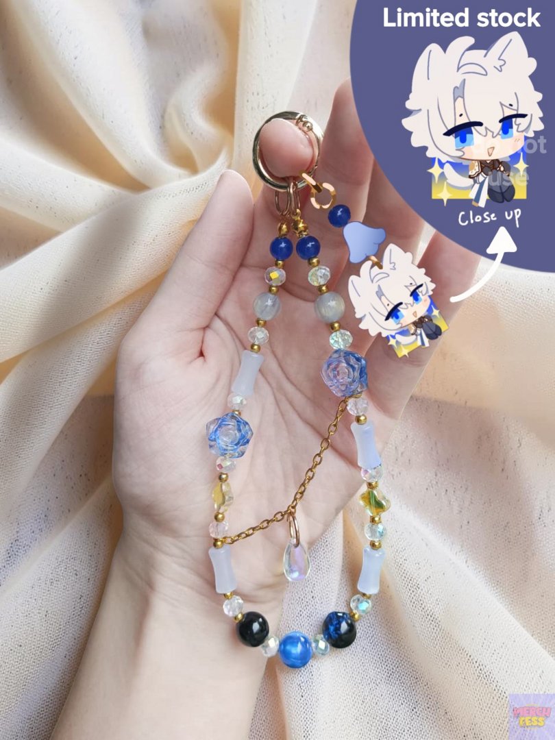 merch_fesss's tweet photo. *Tanyamerch Baru selesai buat HSR phonestrap kaca dan AHH suka banget phainon ini🥹 tinggal akrilik karakter. Nanti idenya buat karakter lain kek mydei, Anaxa, dan heng, evernight, cyrene, robin, sunday, castorise, dll, kira2 ada yang tertarik kah kalau nder buka PO Booking❤️? https://t.co/tAN3cg48X8