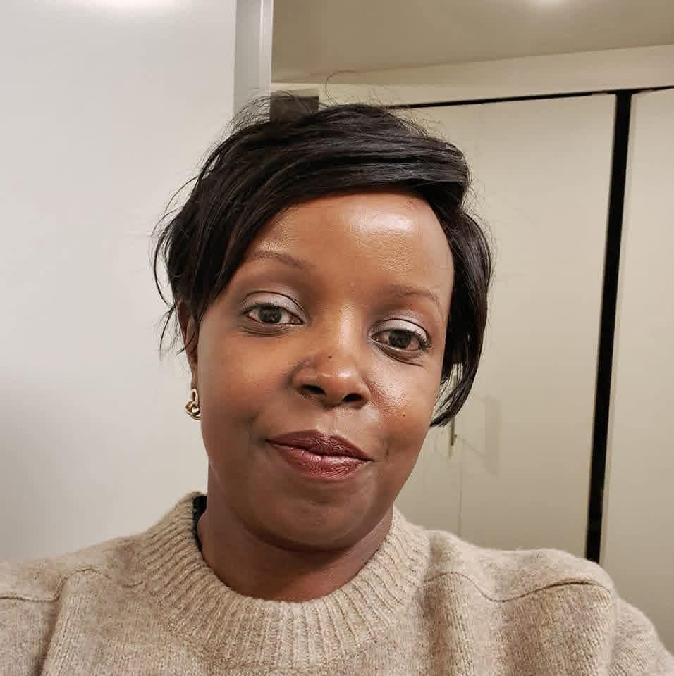 ClintonObonyo's tweet photo. This woman she is called Eunice Nyambura, she owes us 5 million Kenyan shilling, she ran away with a lot of money  of others. She works in Washington at a certain hospital, lets play the game she wants. https://t.co/4yjkwViKz8