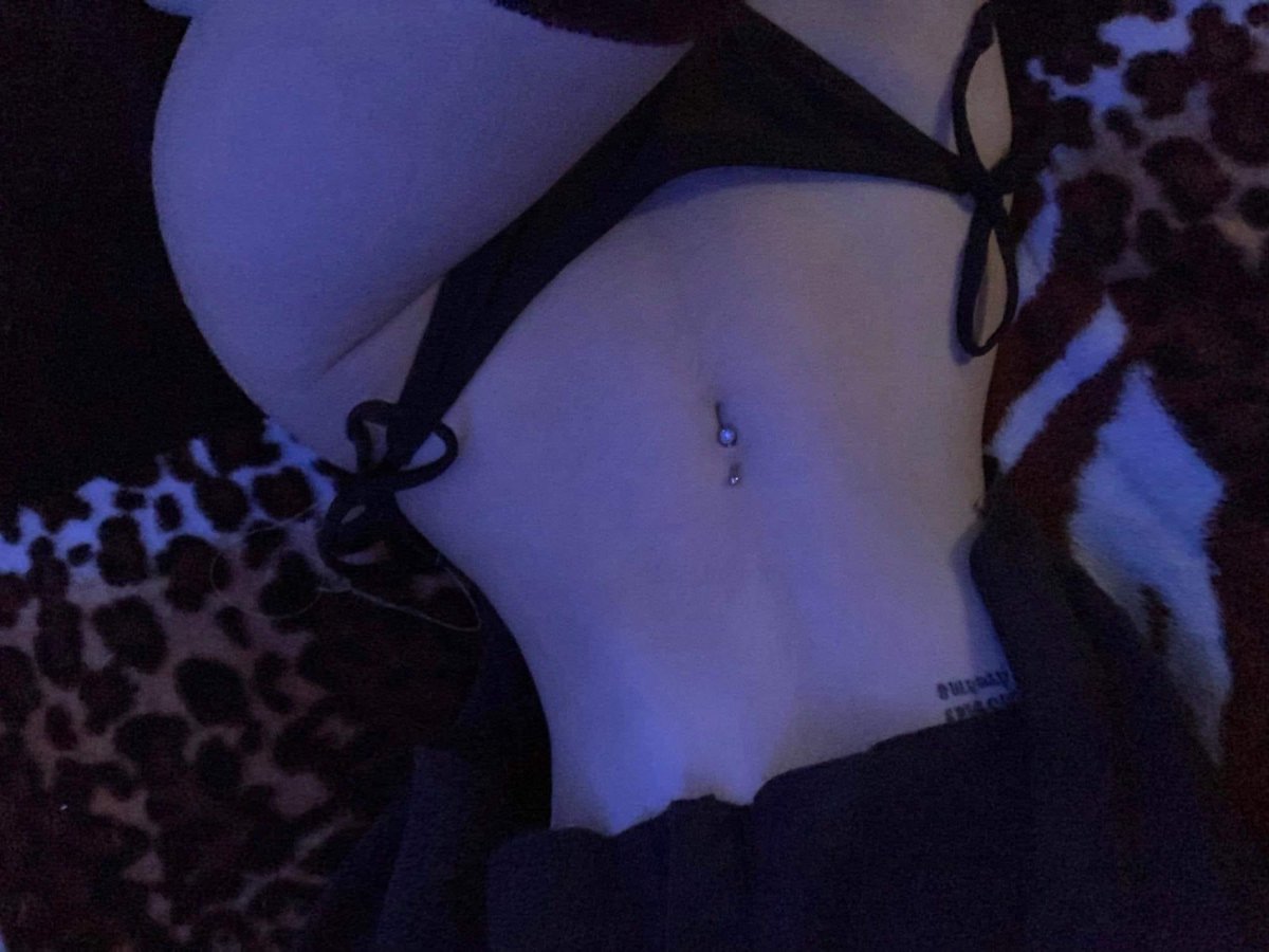 princess0000123's tweet photo. Baby???

#nsfw #sexrol #freerol https://t.co/6uafROpO8x