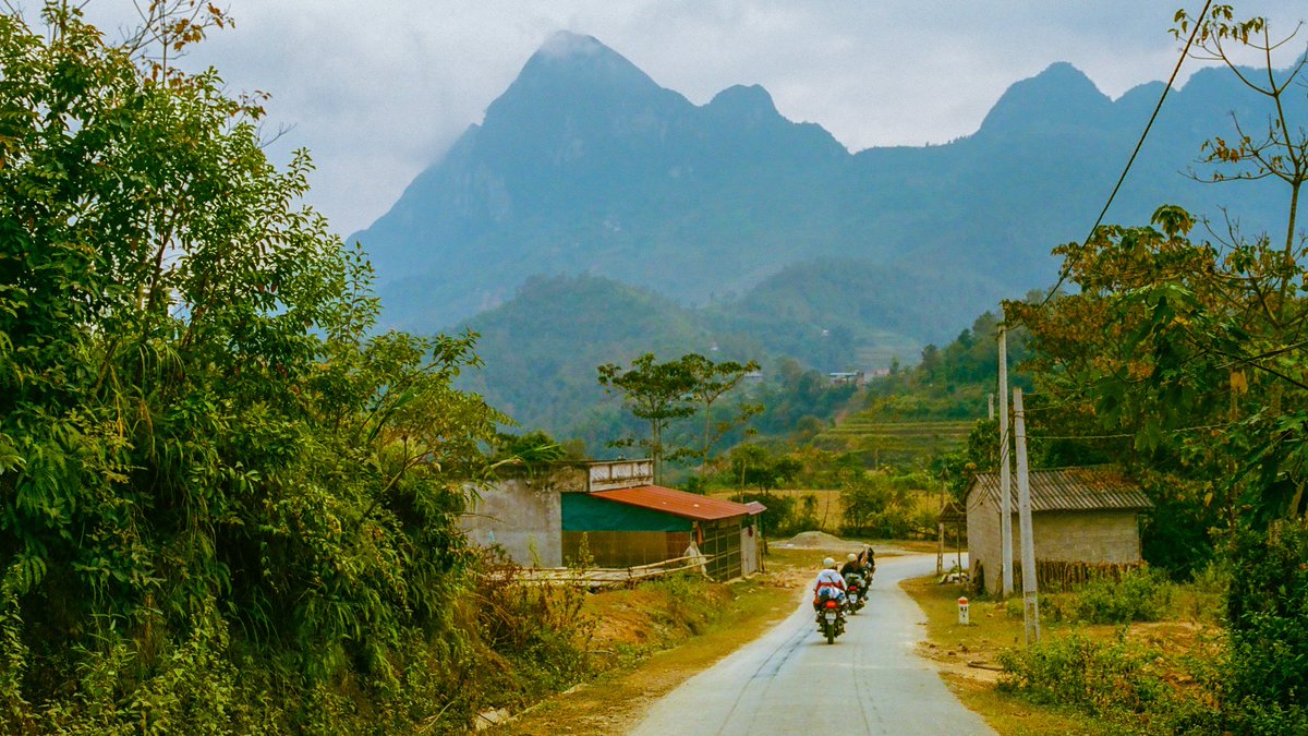 eamonsphotoss's tweet photo. Vietnam on 35mm film https://t.co/SFyOynU8WK