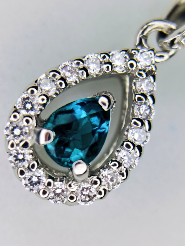 ティールカラーなアウイナイトペンダント💎
一目惚れしてお迎えしました🥰
アウイナイト大好き✨️