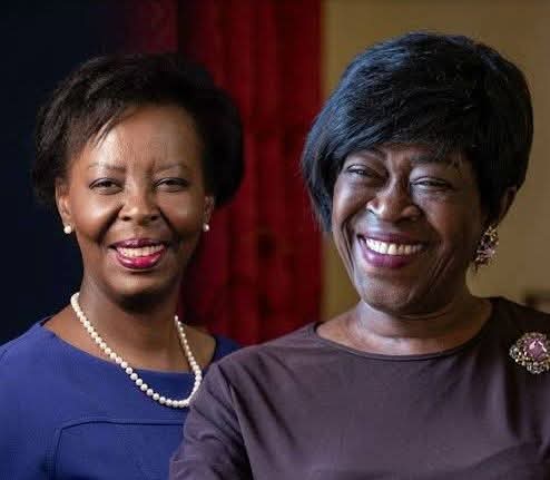 Louise Mushikiwabo : "L'anglais est une langue avec laquelle on va plus loin que le français. Au Rwanda, le français ne va nulle part." (déclaration du 11 septembre 2011)

Juliana Lumumba : "Pour une Francophonie des peuples."

BONNE CHANCE À LA CANDITE DE LA RÉPUBLIQUE