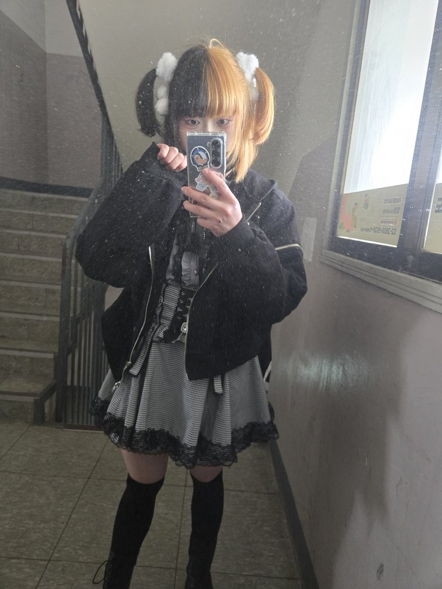 😈코너P😈 tweet media