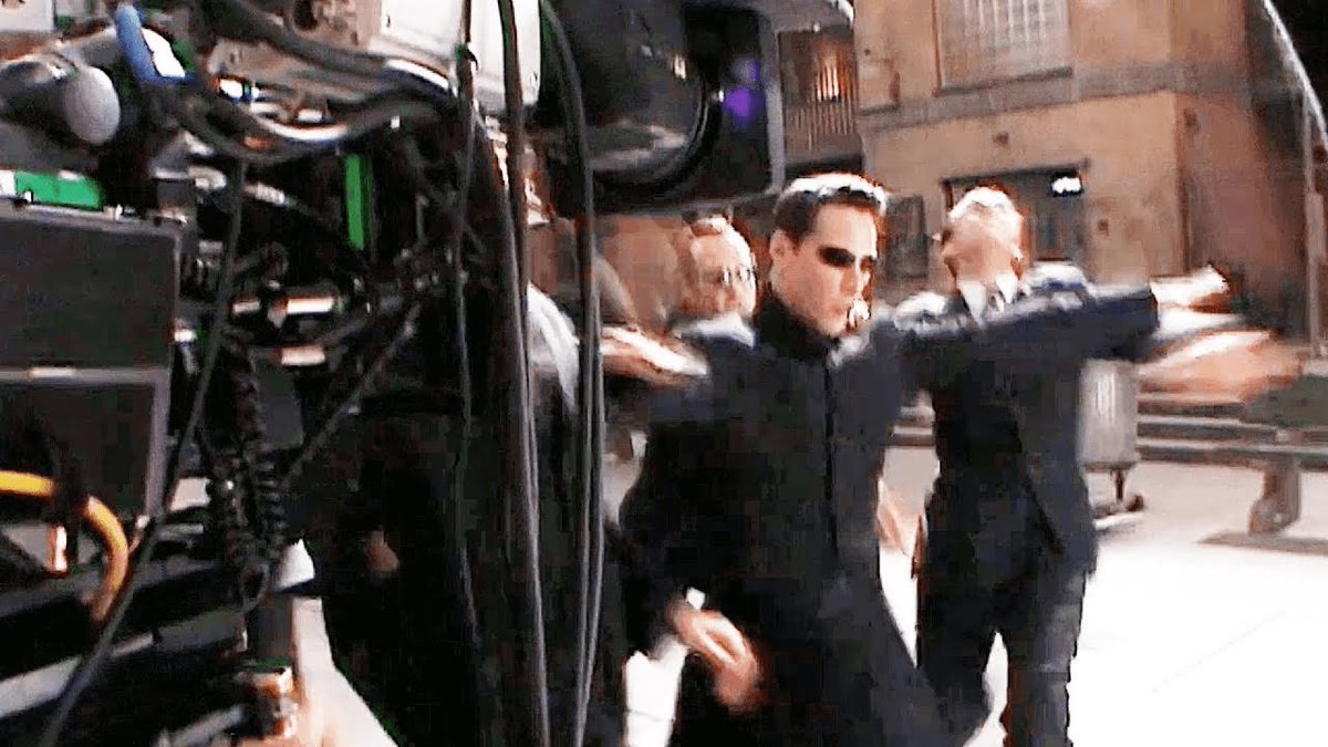 2001 Live tweet media