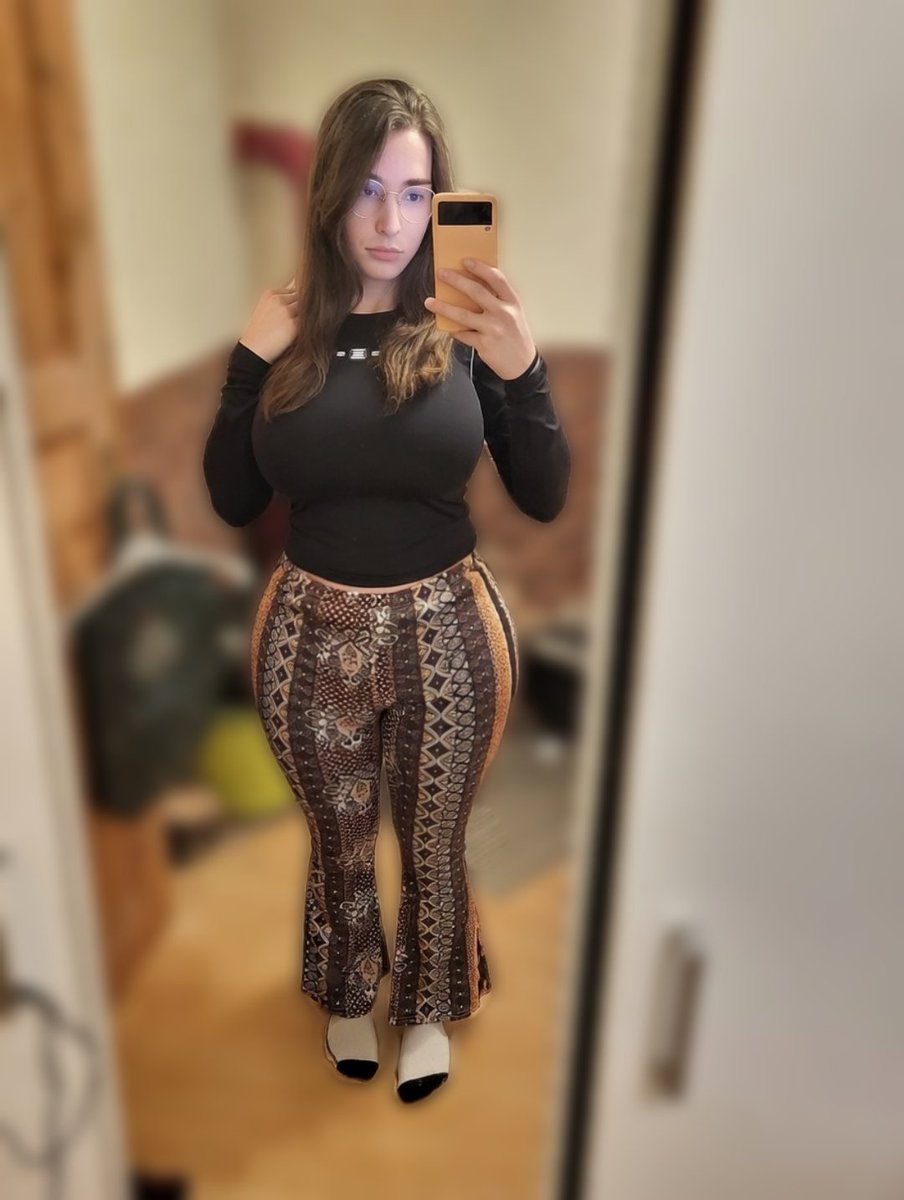 samphelt🩷🐇 tweet media