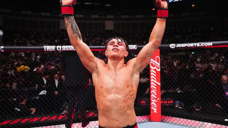 ✅Lone’er Kavanagh ML (+215) 

+3.22u 💰 2-0 On UFC Free Play’s 🫡

Drop A Like &amp; Retweet If You Tailed! ❤️‍🔥

#GamblingX | #PlayerProps | #UFCMexico