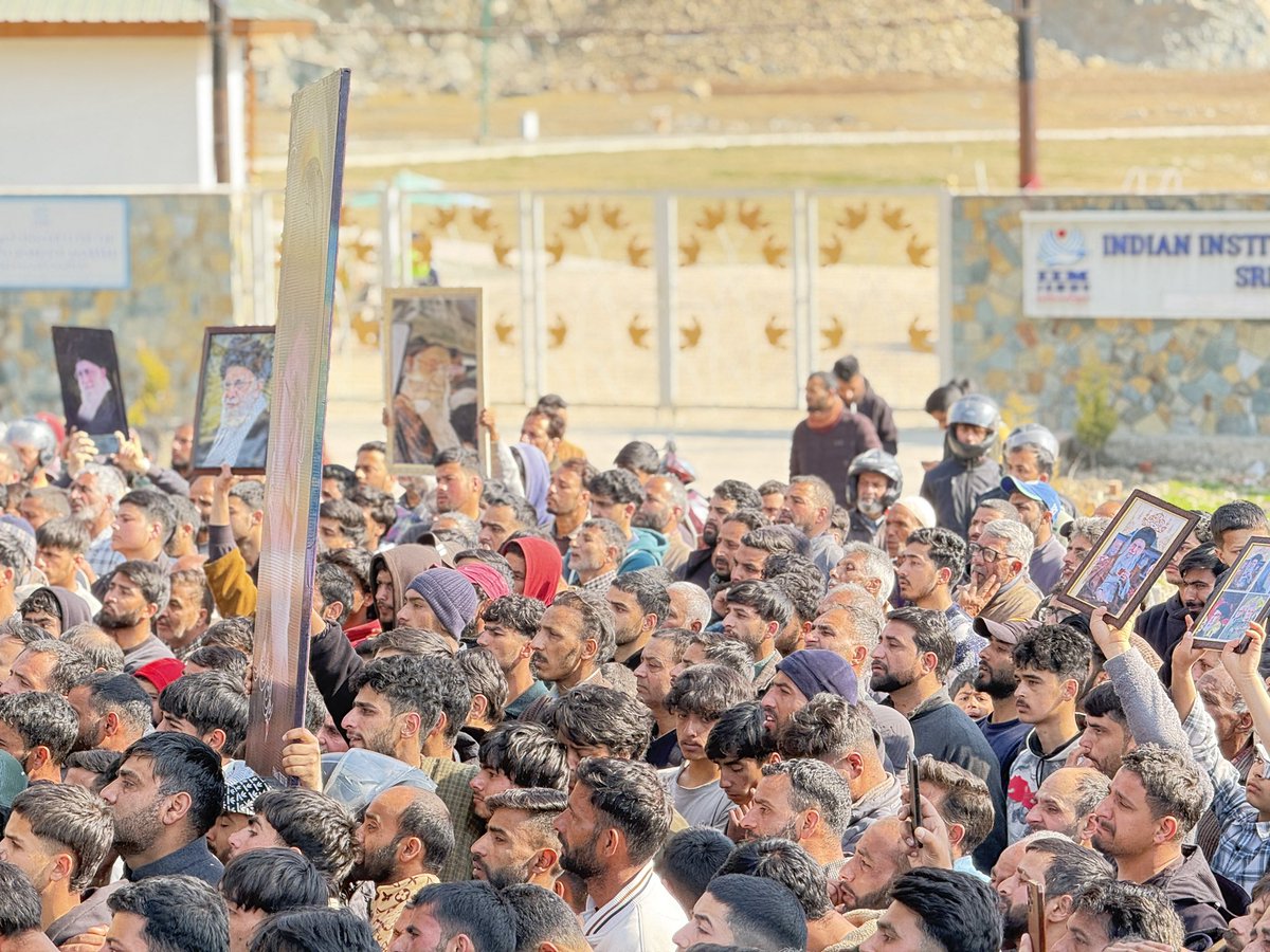 NaifSyed's tweet photo. Footage shows people gathered in the valley of kashmir india  to mourn the martyrdom of Leader of Islamic Revolution https://t.co/dALaBaULm3