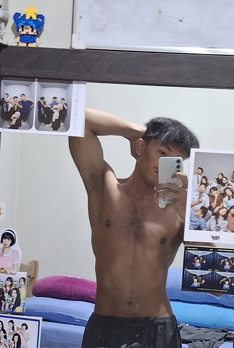 ReindeeeNih's tweet photo. Udah maret aja JIR?!? (februari felt so good tho)
jadi udah mulai WO https://t.co/FRtIwAzEL5