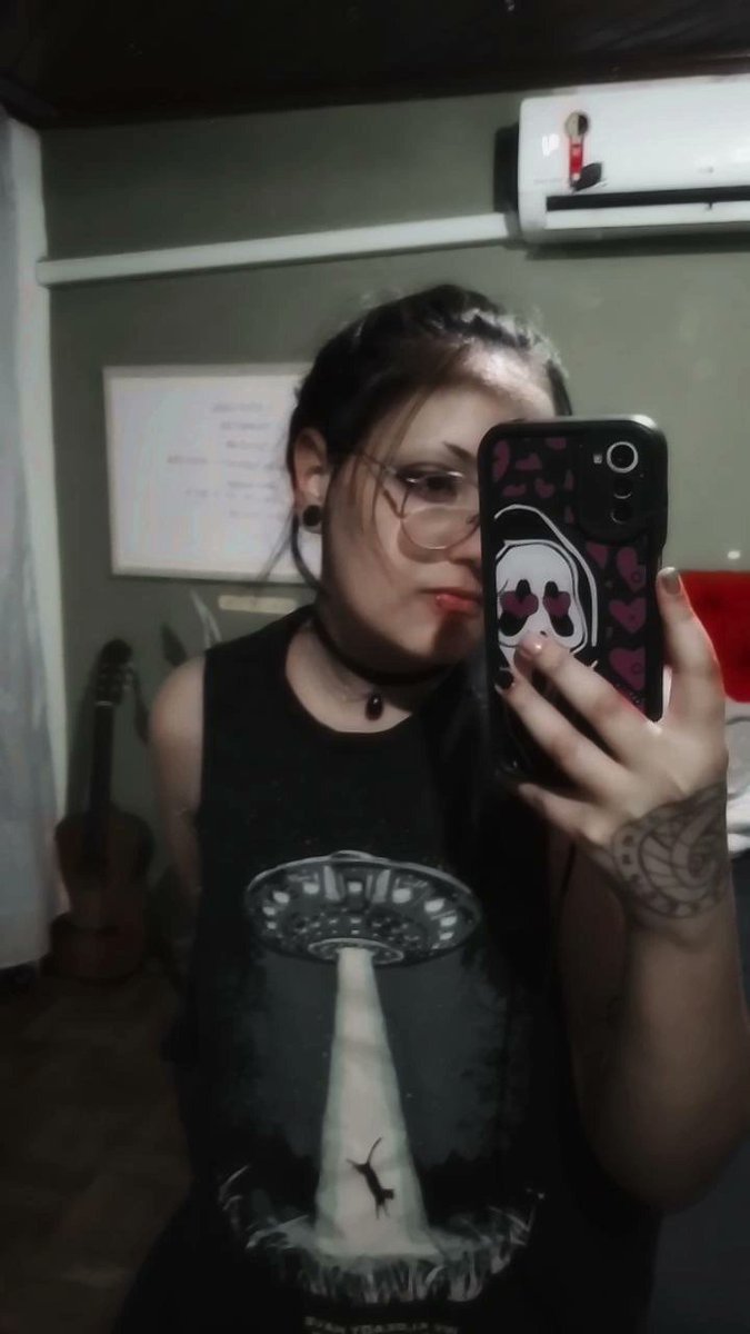 𖦹 Fяeаʞ🫀comms closed tweet media