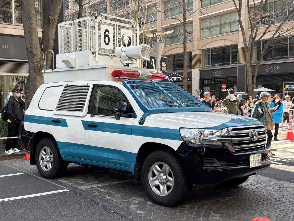 東京マラソン 丸の内で撮影した警視庁機動隊の車両。 トヨタ ランクル