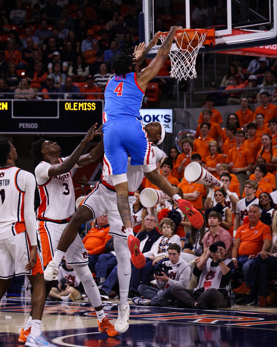 OleMissMBB's tweet photo. GET. OUT. THE. WAY🚷😶‍🌫️

#HottyToddy x #Culture https://t.co/c7p70dIeeO