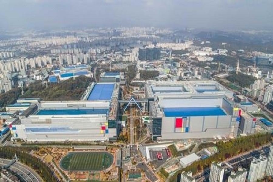 InvGurInd's tweet image. Samsung Electronics to shift to AI-driven autonomous factories by 2030

investmentguruindia.com/newsdetail/sam…

@SamsungMobile  #BeyondMarket #Gadget #ArtificialIntelligence #GalaxyS26 #LeeYoungSoo #Investmentguruindia