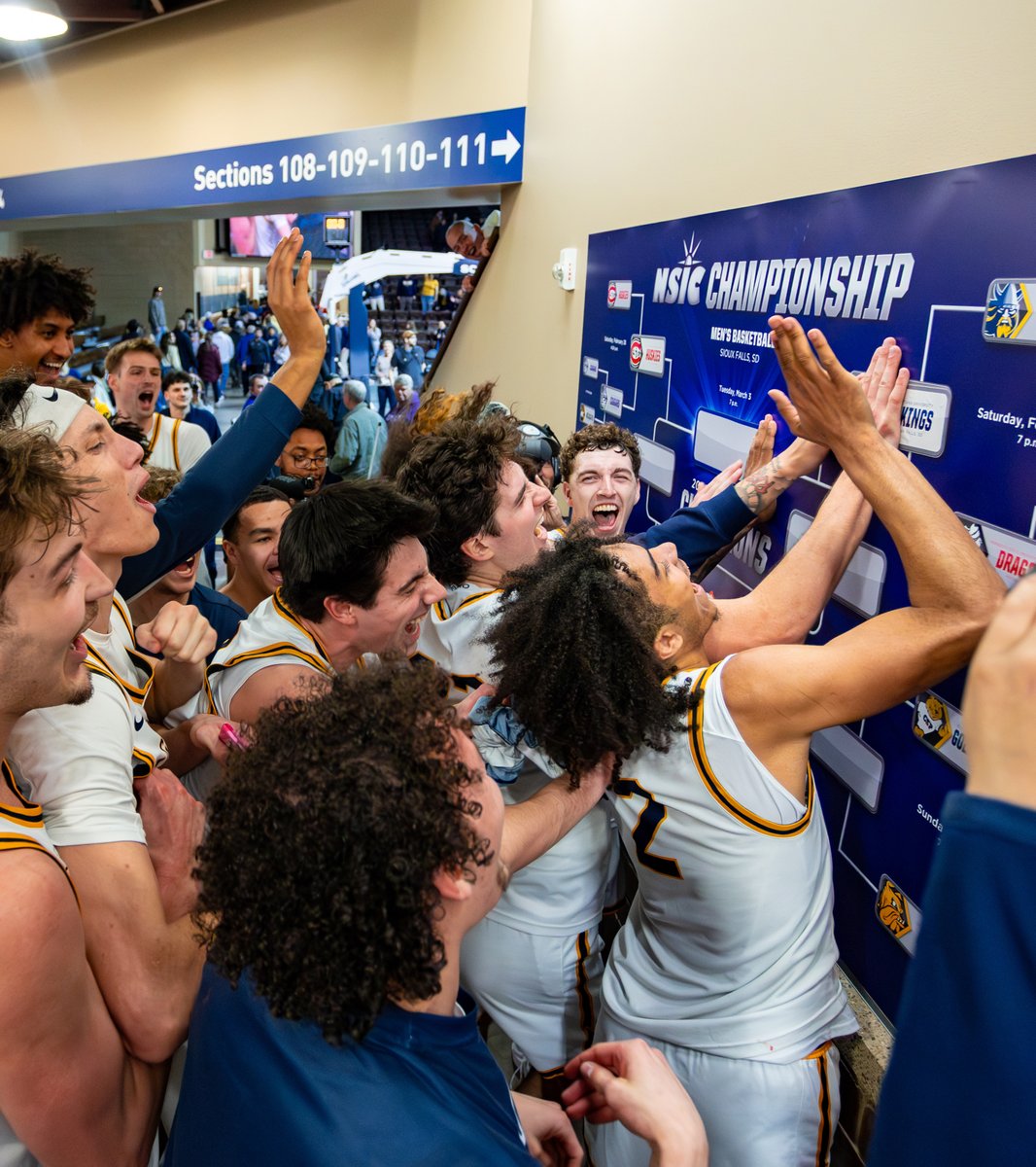 Augustana Vikings tweet media