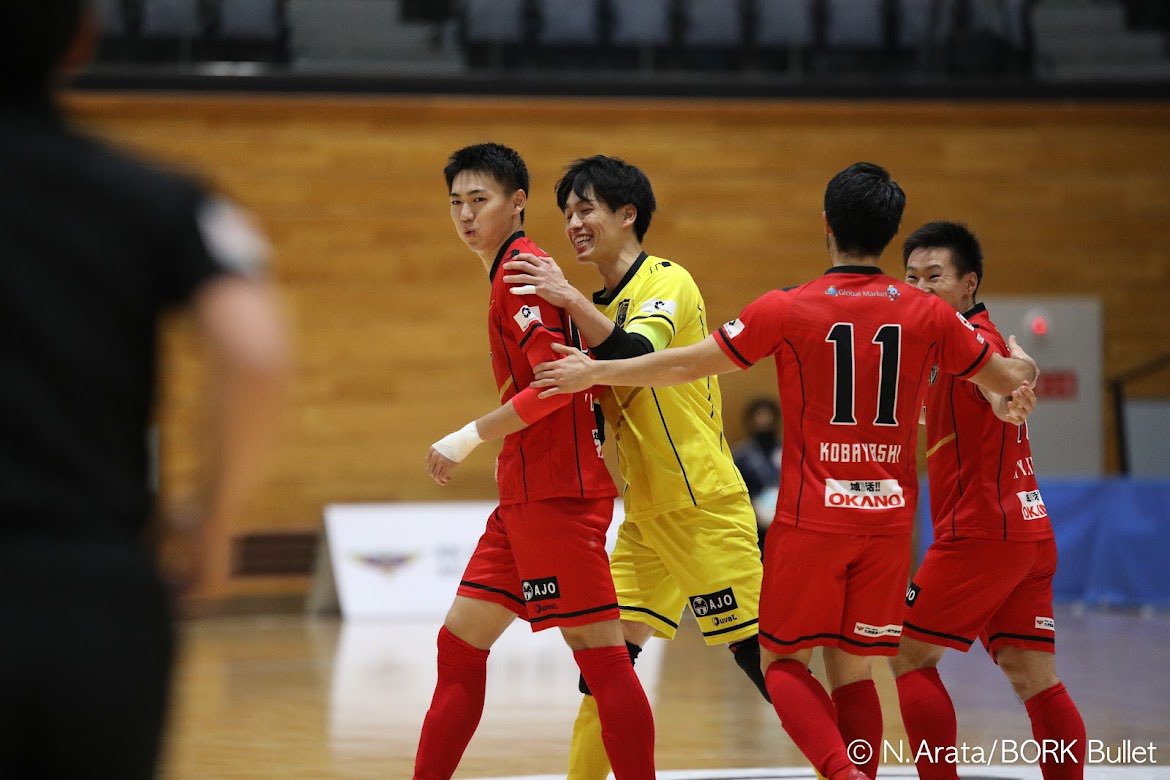 tsudakyo20's tweet photo. Fリーグ100試合達成しました！

昨日の試合で通算100試合目でした。

白山からスタートし、
北九州、湘南、北九州と
Fリーグ6年目になります。

応援してくれている皆さま
ありがとうございます。

これからもよろしくです👊 https://t.co/hVvDGfWAdW