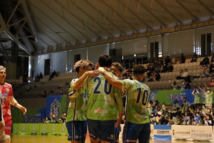 tsudakyo20's tweet photo. Fリーグ100試合達成しました！

昨日の試合で通算100試合目でした。

白山からスタートし、
北九州、湘南、北九州と
Fリーグ6年目になります。

応援してくれている皆さま
ありがとうございます。

これからもよろしくです👊 https://t.co/hVvDGfWAdW