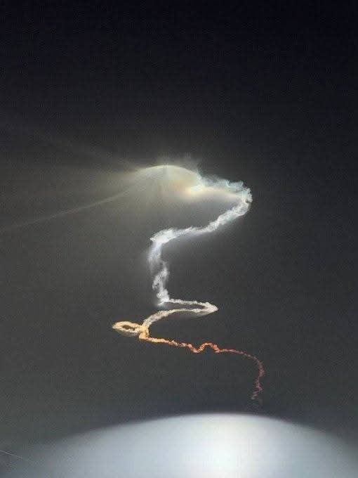 ข้อมูลล่าสุด ณ วันที่ 1 มีนาคม 2569 ระบุว่าอิหร่านได้ใช้ขีปนาวุธพิสัยกลาง "เซจจิล" (Sejjil-2) ในการโจมตีอิสราเอลเป็นครั้งแรก ซึ่งถือเป็นหนึ่งในอาวุธที่อันตรายและก้าวหน้าที่สุดในคลังแสงของอิหร่าน โดยมีจุดเด่นความ "โหด" ดังนี้

ความเร็วระดับเหนือเสียง สามารถทำความเร็วได้สูงสุดกว่า