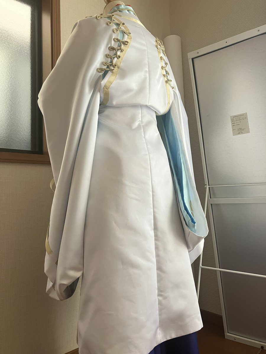 hetariakin's tweet photo. 灯さん、一応完成ーー！！！！
靴はまだだけどー！

もうちょい上着に柄足したり、色々手直ししたいポイントあるけどとりあえず今から小五郎さんを作る！

どうしたものかめちゃくちゃ悩んだけど🐉模様もまあ合格点かな？角度によってグラデに見えるな、うん😊 https://t.co/EmqMPM1jJX