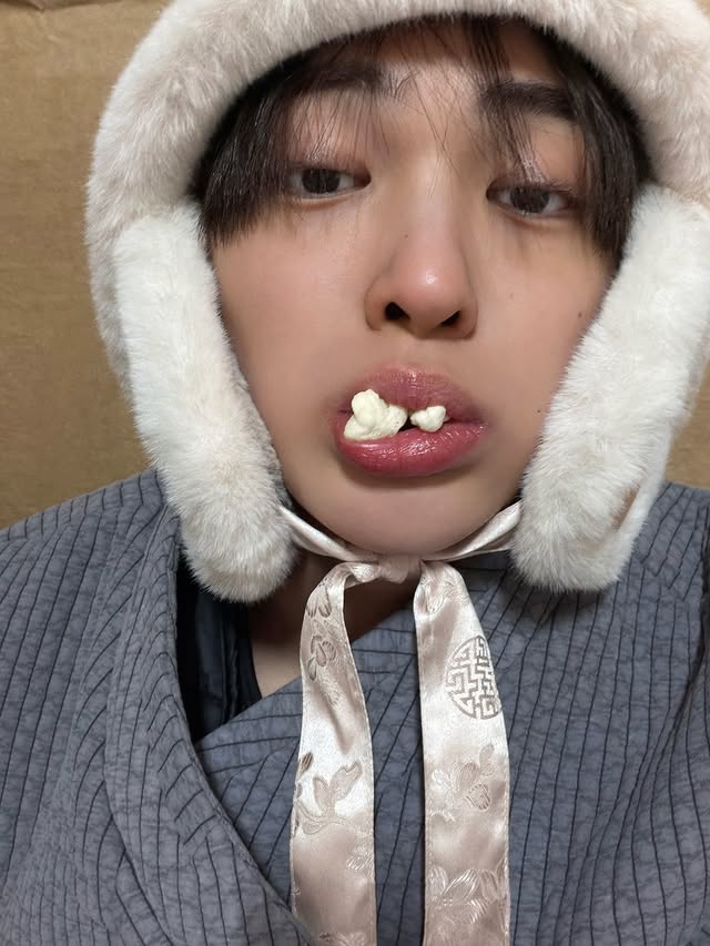 soleablon's tweet photo. 01032026
Popcorn 🍿 
[Keonho]

#keonho #cortis #케온호 #코르티스 https://t.co/BhY6sqPYW5