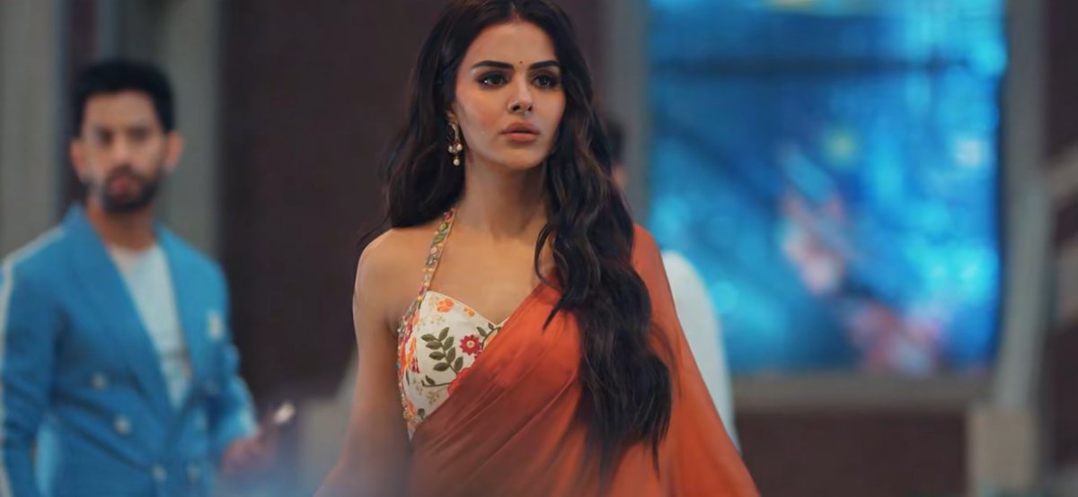 OfflTricky's tweet photo. Priyanka as Ahaana Dhawan 👉🏻👈🏻💖
#Naagin7 #PriyankaChaharChoudhary https://t.co/m9NPfbJn3Z