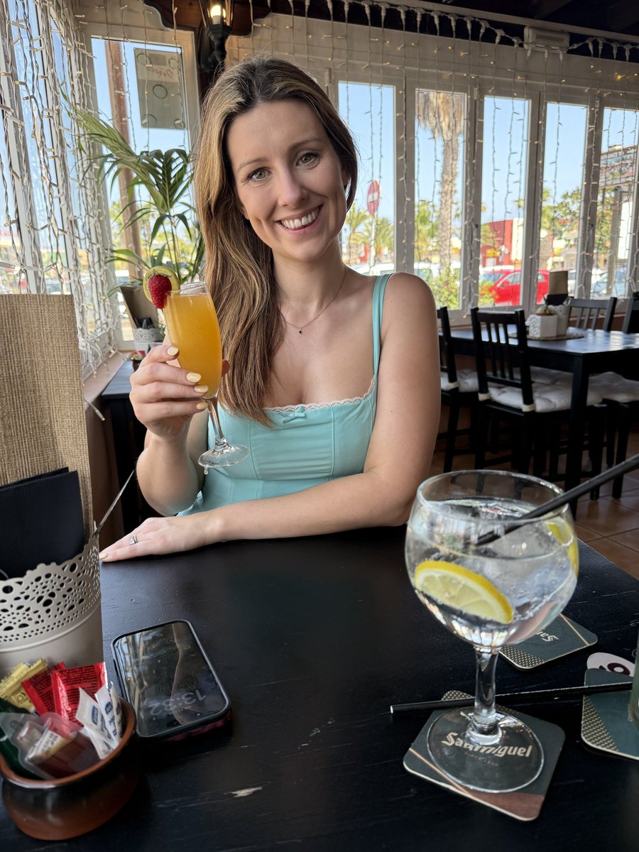 mooreerinxxx's tweet photo. Enjoying my break the right way 

Pls rt https://t.co/bzpUQEE8c4