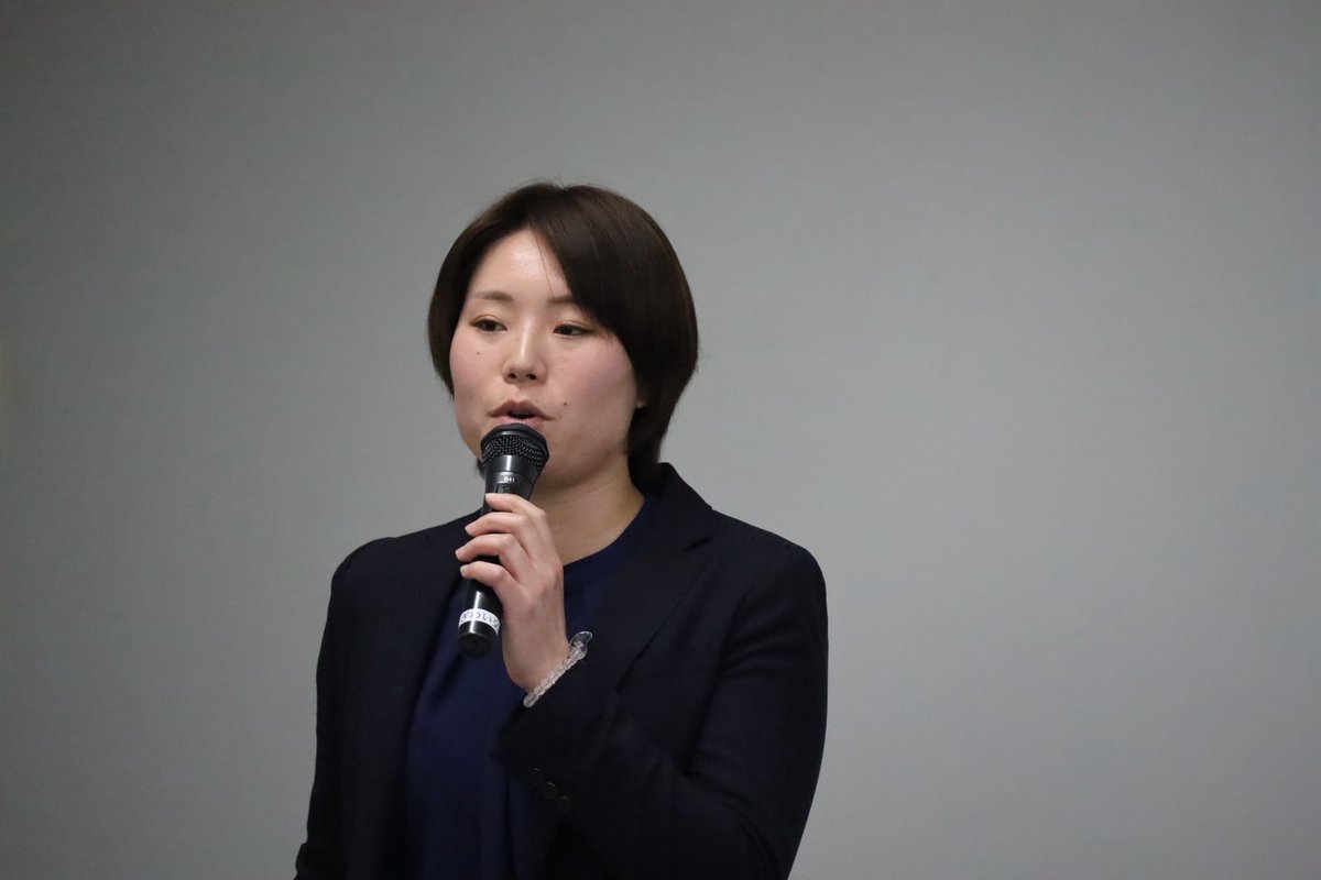 SPS20220619's tweet photo. ■Sports Performance Summit in Akita■
全体会②スポーツ現場でアスレティックトレーナーが持ちたいプロフェッショナリズム

 林優衣氏
KOROMO Athletic Training代表
にご登壇頂きました。 https://t.co/vOTfqqTfcp