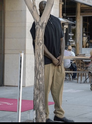 Burj Khalifa’s lights being switched off