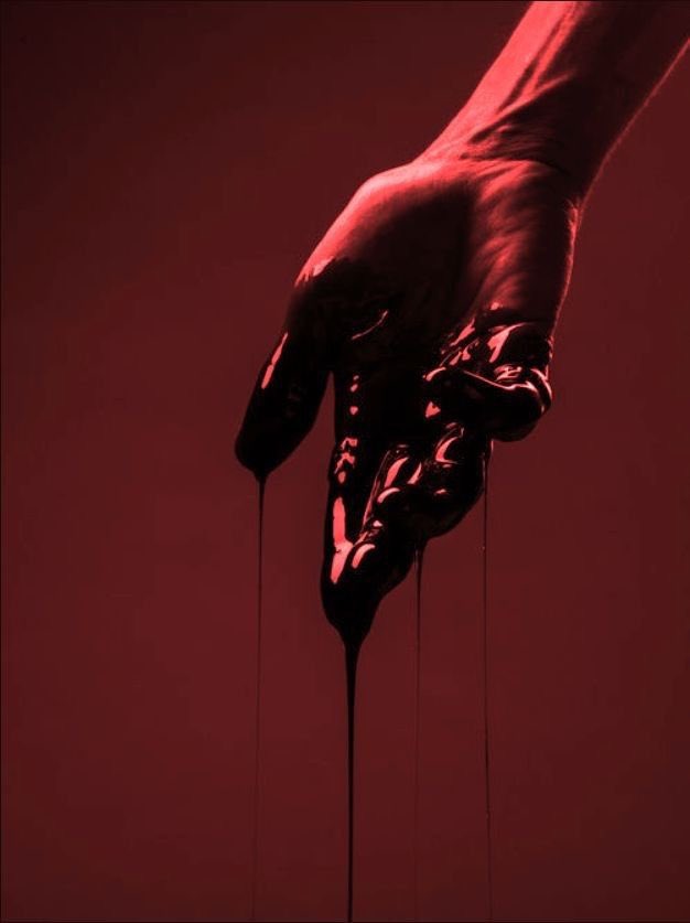 sugskz_'s tweet photo. #Chanin Au || Sangre, sudor y lágrimas.
La vida eterna con el pasar del tiempo se vuelve tediosa, la inmortalidad es un placer que se debería compartir. Sediento de sangre y en busca de su neófito que tanto recurre en sus visiones, lo encuentra, ¿el problema? aún era un humano. https://t.co/8hhfTCPrhL