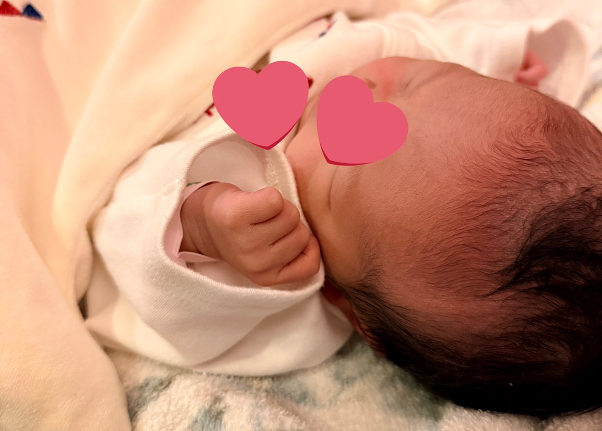 karinpan_da's tweet photo. 予定日を5日ほど超過し、2/25に無事女の子👶🏻🎀を出産しました！ついに2児のママ👩🏻‍🍼✨
産院着いてから1時間のスピード安産で、明日には退院予定です☺️
息子も面会に来てはお世話してくれようとしてて、娘の誕生を喜んでくれてるからひと安心。2人育児大変だろうけど頑張ります🥹🤍 https://t.co/sDZvIKz2ZC