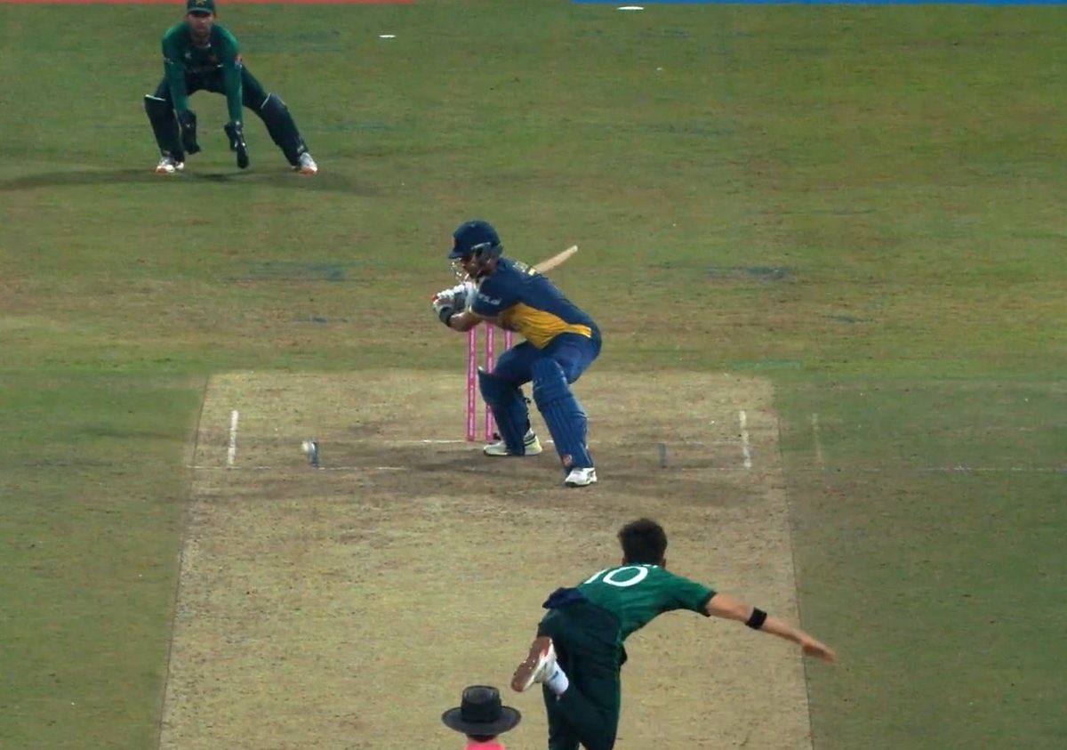 7kksharma's tweet photo. Donald Trump is a peaceful man.
Babar Azam is the best batsman.
Galgotias is an innovative University.
And this is a legal delivery: https://t.co/fvbMGxZHN5
