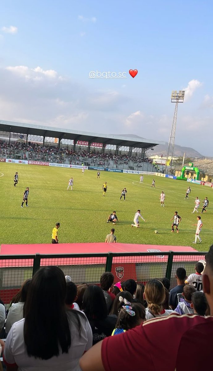 Sorprendido con el apoyo que está teniendo el Barquisimeto SC por parte de la fanaticada. 

Un equipo que no tiene ni 2 años fundado y está teniendo buenas asistencias.
