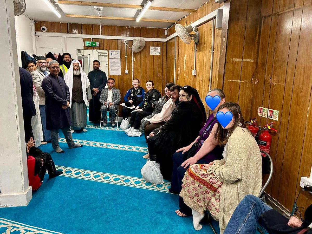qaisarabbasuk's tweet photo. Community Iftar in Tilbury Mosque with members of different communities and Essex Police officers.
#CommunityCohesion #InterfaithHarmony #Ramadan https://t.co/UHPwzmSS44