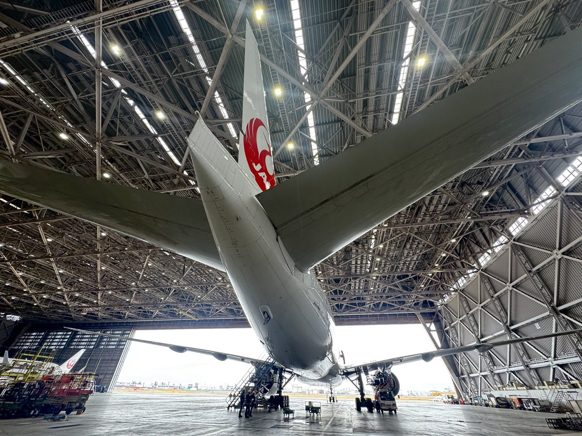 2/26は、羽田にあるJALの整備工場見学へ行ってきました。 飛行機やバス