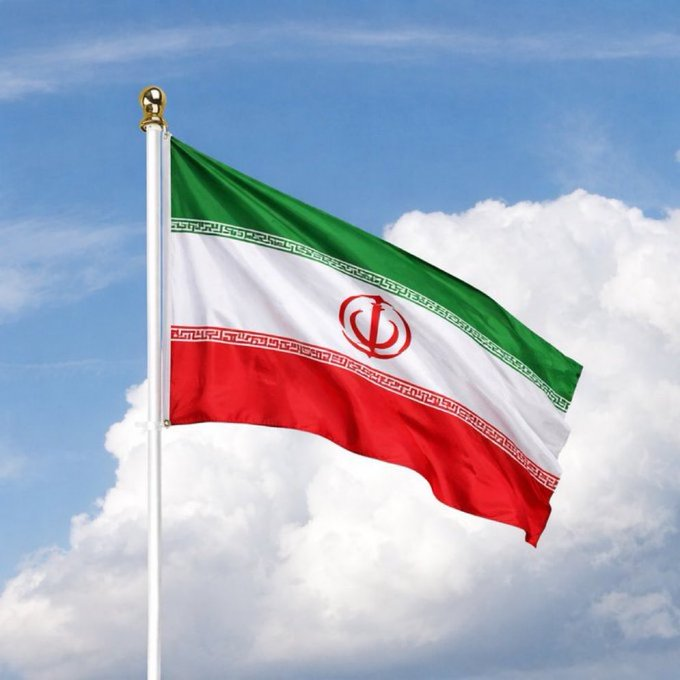 live_for_code's tweet photo. @IsraelArmyStan Always standing with Iran https://t.co/nigTibvRCY