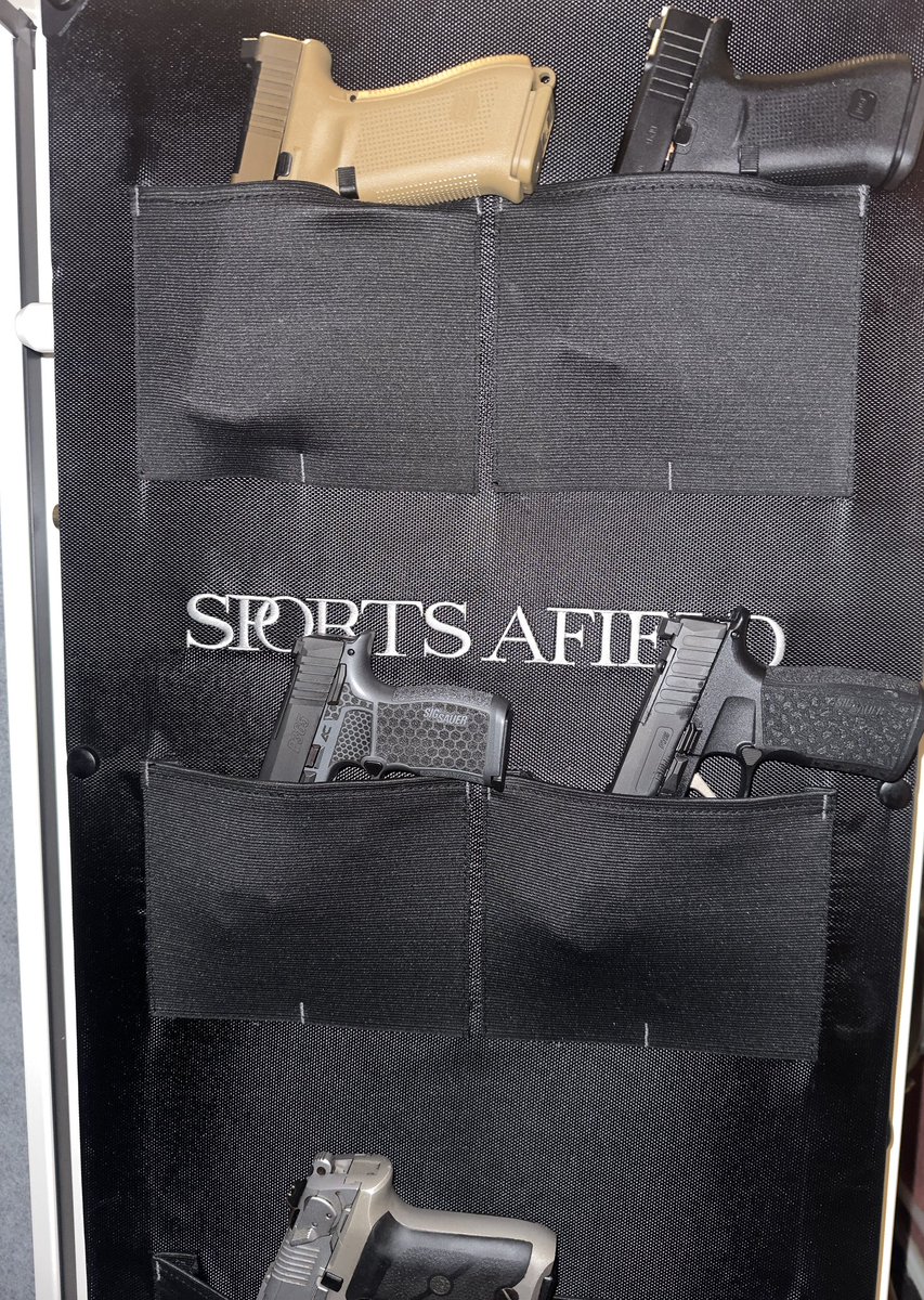 Tacticaljavi999's tweet image. Sigs
Glocks
Both great but i’m going to lean #Glock