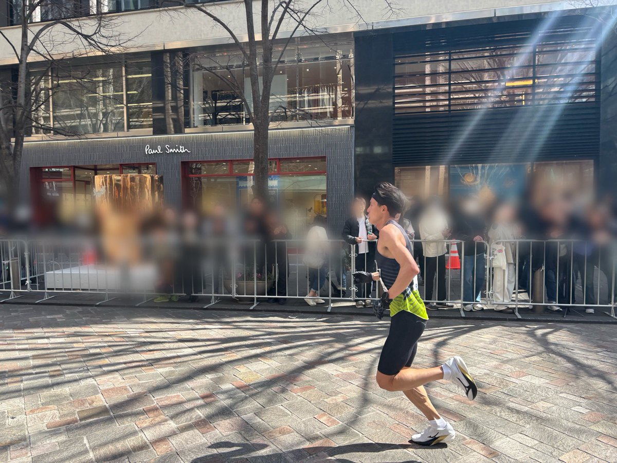 本日がラストレースの髙久龍選手。
実は先日取材させていただきました。今月中には更新します🆙
なんと髙久選手の陸上生活最後の取材とのことで…取材鍵閉めをさせていただきました…ありがたや…公開お楽しみに。
そしてお疲れ様でした。
最近はNGTに推しがいるそうです🤫
#東京マラソン
#髙久龍 選手