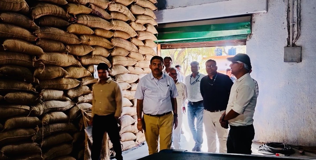 श्री चंद्रशेखर जोशी, मुख्य महाप्रबंधक, भारतीय खाद्य निगम, पश्चिम आंचलिक कार्यालय द्वारा मंडल कार्यालय, मनमाड अंतर्गत डिपो अहिल्यानगर के दौरे के दौरान वृक्षारोपण अभियान मनाया गया ।

<a href="/Fci_maharashtra/">FCI_Maharashtra</a>