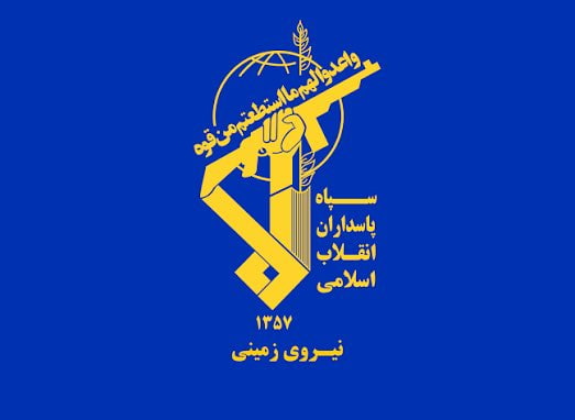 SoftWarNews's tweet photo. 🇮🇷 Pernyataan Korps Garda Revolusi Islam

Dengan nama Allah, Yang Maha Pengasih, Yang Maha Penyayang.

Dan janganlah kamu menganggap orang-orang yang gugur di jalan Allah itu mati; sesungguhnya mereka hidup di sisi Tuhan mereka dan menerima rezeki.

Kami menyampaikan belasungkawa dan ucapan selamat atas hadirnya Imam Mahdi, semoga jiwa kami berkorban untuknya, umat Islam, para ulama dan tokoh agama yang agung, dan bangsa Iran yang besar atas kesyahidan mulia ulama yang mulia, pemimpin para syuhada Revolusi Islam dan pemimpin para syuhada yang dinantikan serta wakil yang sah dari Imam Zaman, semoga Allah mempercepat kemunculannya kembali, Imam Khamenei, semoga Allah memberkatinya, di bulan Ramadhan yang penuh berkah.

Allah Yang Maha Kuasa menerima jiwa yang berjuang hebat ini dan putra suci Sayyidah Fatimah, semoga kedamaian menyertainya, seperti pemimpinnya, Amirul Mukminin, Ali bin Abi Thalib, di bulan Ramadhan yang penuh berkah dan menganugerahinya kesyahidan.

Kita telah kehilangan seorang pemimpin besar dan berduka atas kepergiannya, yang unik di zamannya dalam hal kesucian jiwa, kekuatan iman, kebijaksanaan dalam urusan, keberanian melawan orang-orang yang sombong, dan jihad di jalan Allah.

Kesyahidan di tangan teroris dan algojo paling jahat adalah tanda kebenaran pemimpin besar ini dan penerimaan atas pengabdiannya yang tulus.

Kesyahidan di jalan Islam dan Iran yang agung adalah tanda kemenangan dan mendekati tujuan; namun, dengan kesyahidan dan hijrah kepada Allah Imam Khamenei, semoga Allah memberkatinya, jalan dan perilakunya tidak akan berhenti dan akan terus berlanjut dengan kekuatan dan kemuliaan.

Kesyahidan ini akan membuat bangsa kita lebih bertekad untuk melanjutkan jalan yang bercahaya dari Imam Khamenei yang terkasih.

Tindakan kriminal dan teroris dari pemerintah Amerika yang jahat dan rezim Zionis adalah pelanggaran nyata terhadap prinsip-prinsip agama, etika, hukum, dan adat istiadat; Oleh karena itu, tangan pembalasan bangsa Iran untuk hukuman yang berat, tegas, dan penuh penyesalan bagi para pembunuh Imam Umat tidak akan lepas dari kerah mereka.

Korps Garda Revolusi Islam, Angkatan Bersenjata Republik Islam, dan Basij rakyat yang agung akan dengan kuat melanjutkan jalan pemimpin mereka untuk membela warisan berharga pemimpin besar ini dan akan berdiri teguh melawan konspirasi internal dan eksternal serta memberikan pelajaran setimpal bagi para agresor terhadap tanah air Islam.

Sebagai penutup, kami mengajak seluruh lapisan masyarakat untuk menunjukkan persatuan dan kohesi nasional mereka kepada dunia dan musuh-musuh jahat dan teroris bangsa ini dengan kehadiran mereka yang antusias dan epik di medan pertempuran pertahanan nasional.