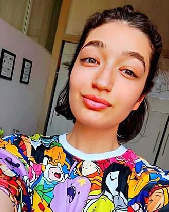 echolalialia's tweet photo. очень больно, что они не дожили до того дня, когда этот ублюдок сдох, потому что их убили твари, которые ему поклонялись. Махса Жина была убита в 22 года, Нике, Сарине и Армите было всего по 16 лет https://t.co/9uSDIHx0Bm